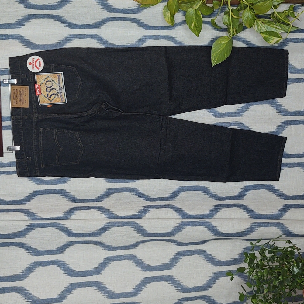 Men's Levi's 550. Loose Relaxed Fit. 38x32. Black.
